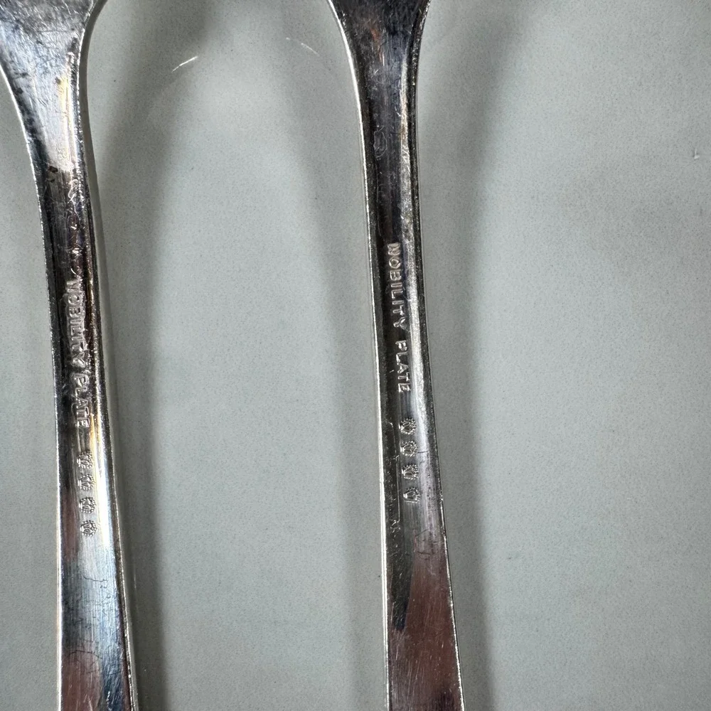 Set of 4 Oneida Nobility Plate Silver‎ Plated Dinner Forks Caprice Floral Lot 1